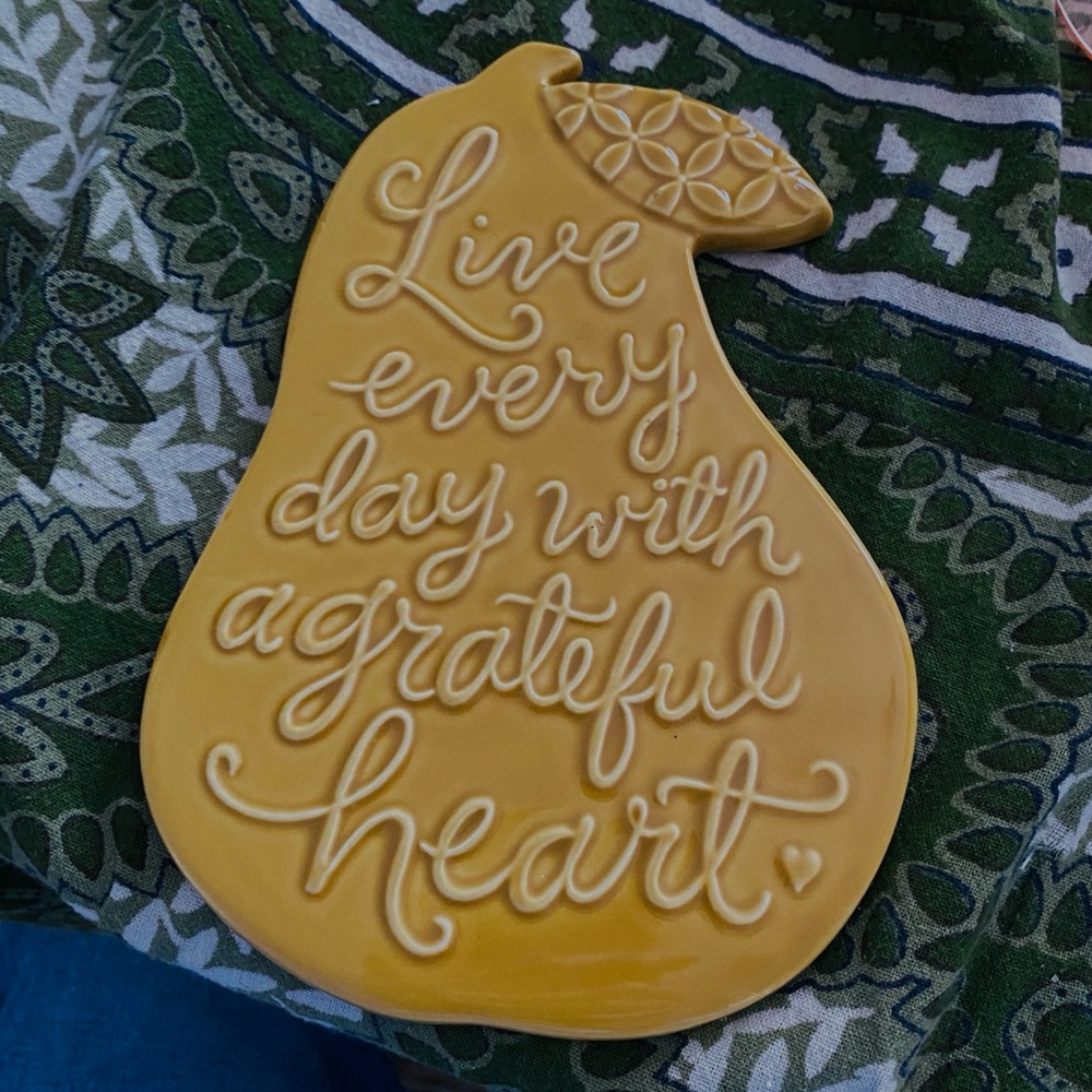 Pear Ceramic wall hanging or trivet. Made by Hallmark. New, has tags on back. - Picture 3 of 13